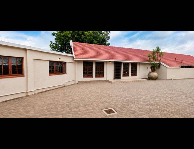 6 BEDROOM HOUSE FOR SALE IN ELDORAIGNE